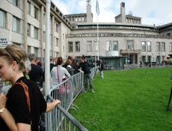 Lahey'de Bugün Başlayan Duruşmaya Radovan Karadziç Gelmeyince Duruşma Yarına Ertelendi!