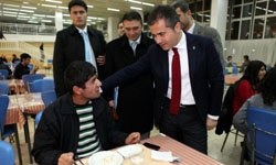 Bir bakan böyle olmalı!..