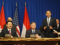 Asean'da Amerika Uçak Sattı; Çin İşbirliği Anlaşması Yaptı