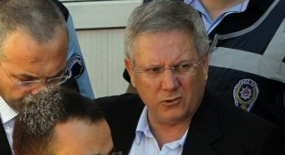 Metris'te pastalı tahliye kutlaması