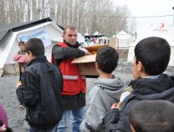 "Depremzedeler İçin Gönlümü Ortaya Koydum"