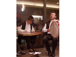 Çanakkale Dramını Tercüme Ederken Gözyaşlarını Tutamadı