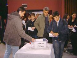 Makedonya’dan Van’a Yardım Eli