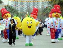 Mersin’deki Narenciye Festivali Renkli Görüntülere Sahne Oluyor