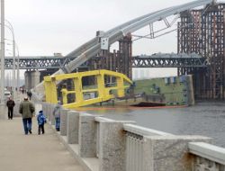 Suya Devrilen Avrupa’nın En Büyük Yüzen Vinci İlgi Odağı Oldu