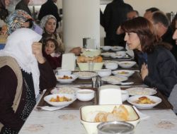 Ulema’dan Depremzedelere Ziyaret