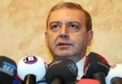 Paksüt Yüce Divan'dan çekildi