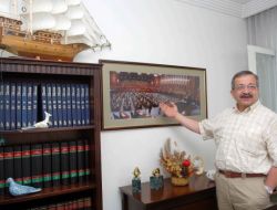 Uluç Gürkan: 28 Saat Kürsüde Kaldım, Demirel ‘rejimi Kurtardın' Dedi