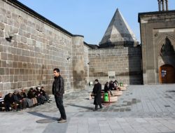 KAYSERİ’DE YALANCI BAHAR