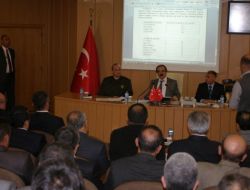 Vali Coş'tan 'Teröre Karşı Duyarlı Olun' Çağrısı