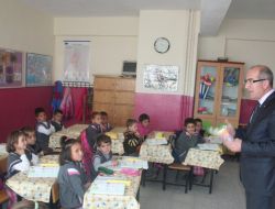 Öğrencilere Diş Macunu Ve Fırçası Dağıtıldı