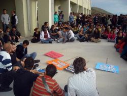 Kuşadası'nda Üniversite Öğrencilerinden Protesto