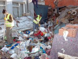 190 Metrekarelik Evden 8 Ton Çöp Çıktı