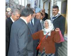 Yaşlı Kadından Vali Yılmaz'a Yardım Tepkisi