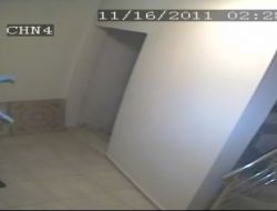 Hırsızlar Güvenlik Kamerasına Takıldı