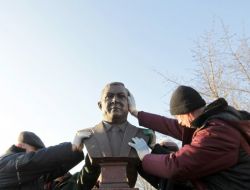 Moskova’da Parayla Dikilen “ucube” Heykeller Kaldırıldı