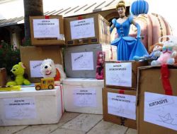 Antalya'da Toplanan Oyuncaklar Van'a Gönderildi