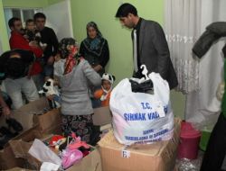 Şırnak'ta Misafir Edilen Vanlı Depremzedelere Giyecek Yardımı Yapıldı
