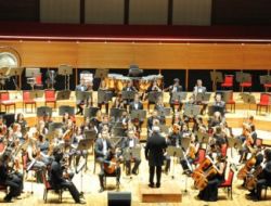 Dokuz Eylül Üniversitesi Akademik Senfoni Orkestrası Konser Verdi
