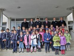 Minik Öğrenciler, İlçe Emniyet Müdürünü Ziyaret Etti