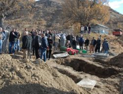 Anne Ve 2 Çocuğu Toprağa Verildi