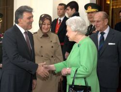 Cumhurbaşkanı Gül'e Sarayda Uğurlama