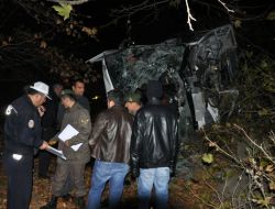 Yolcu Otobüsü Kamyona Arkadan Çarptı: 2 Ölü, 31 Yaralı