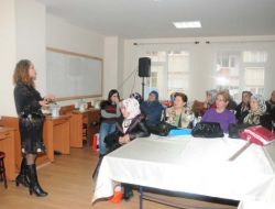 Meme Kanseri Seminerine Katılanlar Muayene Oldu