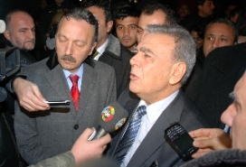 İzmir Operasyonunda 8 Tutuklama