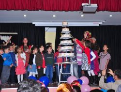 Minikler, Okumayı Öğrenme Sevincini Pasta Keserek Kutladı