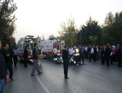 Kaza Yerinde Toplanan Vatandaşlar, Yaşlı Kadının Son Anlarını İzledi