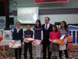 Salihli Eğitim Gönüllüleri Derneği Başarılı Öğrencileri Ödüllendirdi