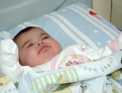 Eksi 2 Derecede Sokağa Bırakılan Bebeğin Annesi Bulunamadı