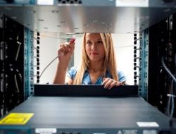 Gediz Üniversitesi 600 Kilometre Data Kablosu Döşedi