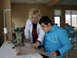 Engellerine Takılmadan Üretmeye Çalışıyorlar