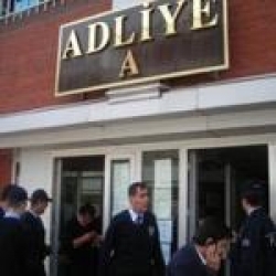 İfade için çağrılan 8 subay İstanbul Adliyesi'nde..