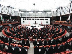 Meclis'te Sekreter Krizi