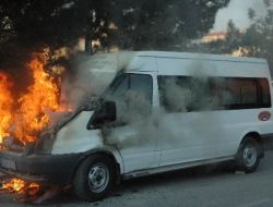 Hasta Taşıyan Servis Alev Alev Yandı
