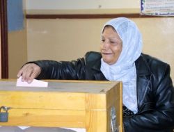 Mısır’da Seçim Süresi İki Saat Uzatıldı