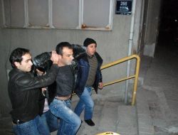 İzmir Polisinden Şafak Operasyonu