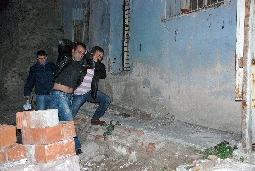 İzmir'de Büyük Şafak Operasyonu