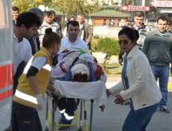 Römork Takarken Traktörün Altında Kaldı