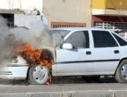 Seyir Halindeki Otomobil Alev Aldı