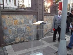 Başbakan'a Ziyarete Gelenler İçin 'Geçmiş Olsun' Defteri