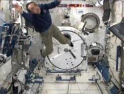 Japon Astronot Uzayda Beyzbol Oynadı