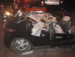 E-5'te Aşırı Hız Kazaya Yol Açtı: 2 Ölü