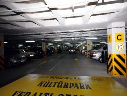 Kültürpark Yeraltı Otoparkı'nı Bir Ayda 30 Bin Araç Kullandı