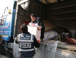 Yardım tırında 70 bin paket kaçak sigara