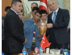 'Şehirlerde Yaşam Çevresi Ve Koşulları Özürlüler İçin Dizayn Edilmelidir'