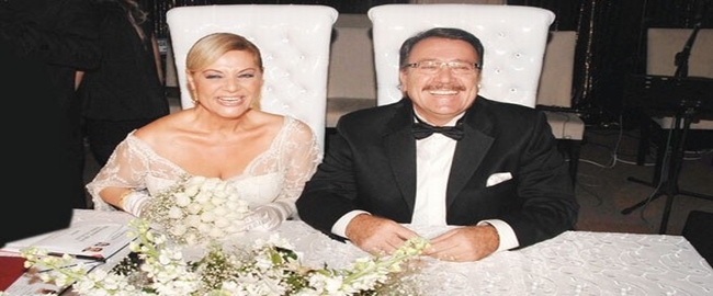 Müşerref Akay boşanıyor!..
